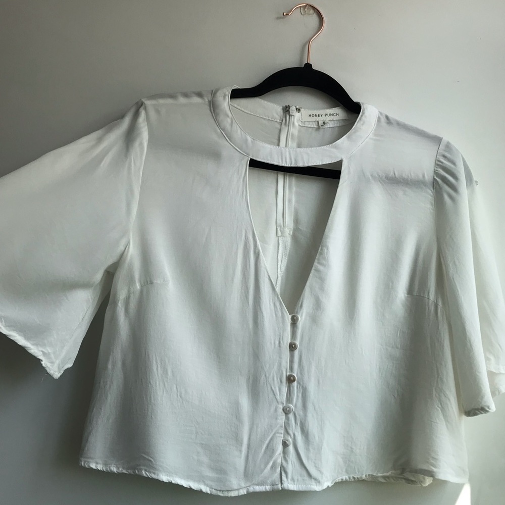 white button button-up 🧷 - Picture 3 of 8